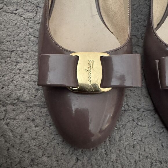 Salvatore Ferragamo Varina Patent Leather Bow Gold Mauve Flats Women's Size 9 B - Picture 4 of 14